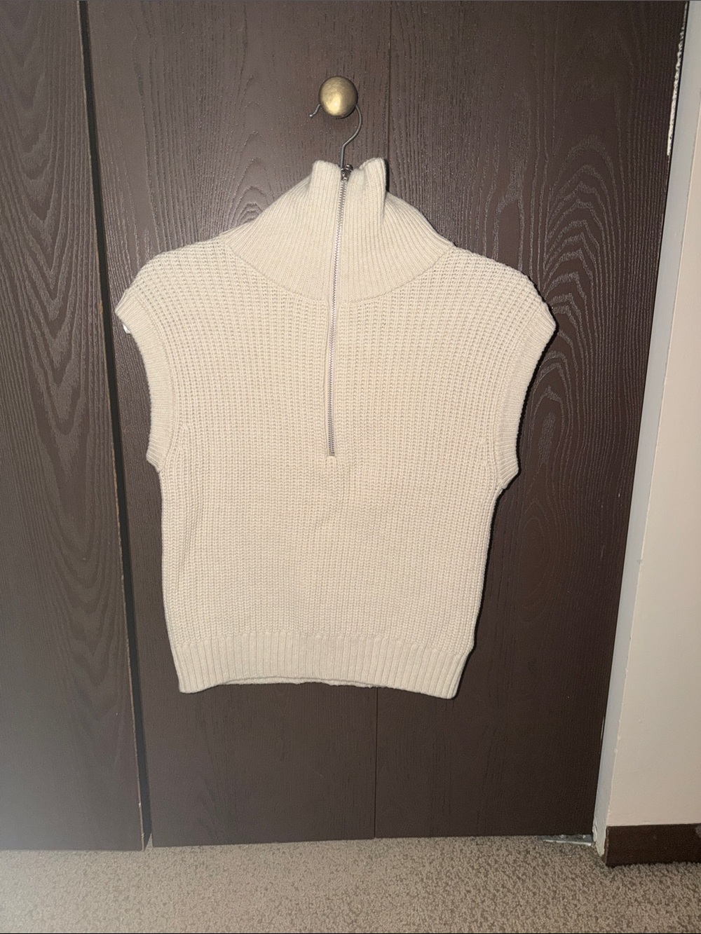 Rachel Zoe Cream Zip-Front Mock Neck Sleeveless Sweatwr